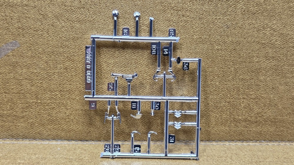 1940 FORD Standard Coupe HANDLES, , WIPERS & MORE 1/25 Monogram Model PARTS