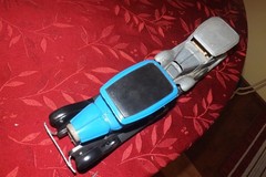 HUBLEY FORD 4 DOOR SEDAN 2 METAL MODEL KITS HOT ROD PARTS REPAIR 1:20 JUNKYARD