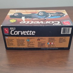 AMT/ERTL 1953 Corvette 1:25 scale Plastic model kit opened not assembled