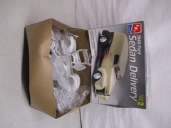 AMT 1940 Ford Sedan Delivery 1/25