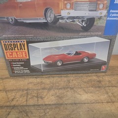 AMT Ertl 8271 1/25 Scale ’70 Chevy Monte Carlo Lowrider Kit W/ Display Case