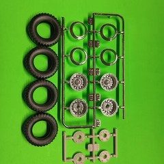 Off Road Tires Rims 1971 Ford F-250 Custom 4×4 Pickup Truck Lifted Moebius 1/25