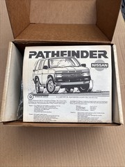 Vintage 30 Year Old Nissan Pathfinder #30001 Plastic Model Kit 1:24 Scale New