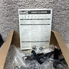 Revell Visible V-8 Engine 1:4 Moving Pistons And Crank Model Kit 85-8883 2 Boxes