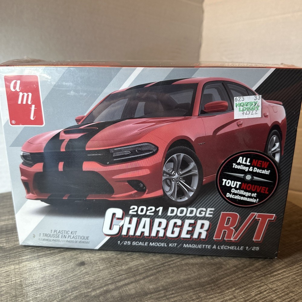 AMT 1:25 Scale Model Kit 2021 Dodge Charger R/T Skill 2 AMT1323
