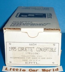 AMT ERTL 1995 Chevrolet Corvette Convertible Promo Model 6654 1/25 Scale Yellow