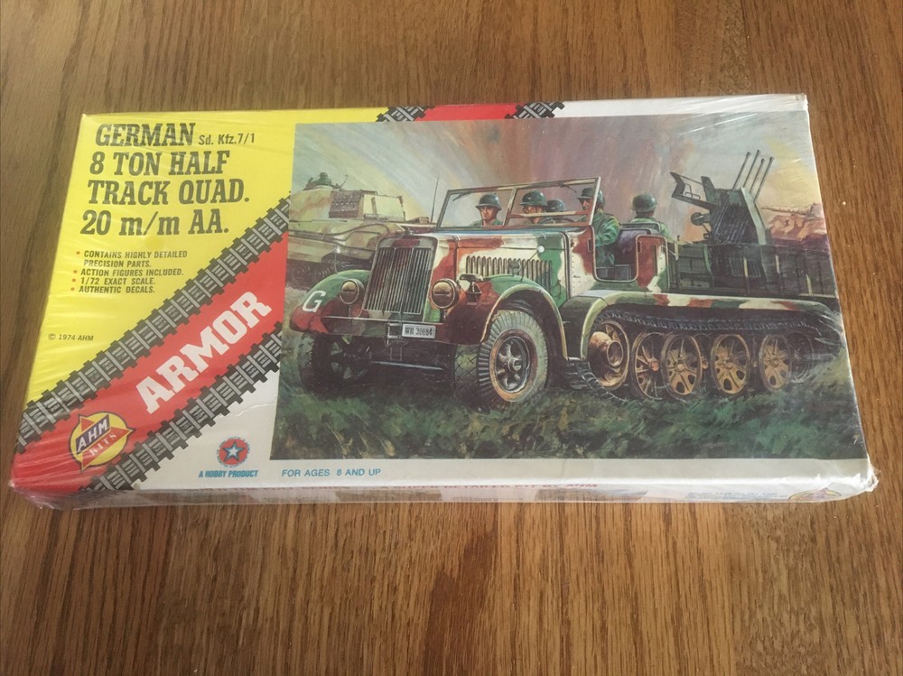 AHM VINTAGE German 8 Ton Half Track Quad. 20 M/m AA Armor Model Kit #552 NEW!