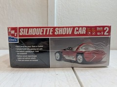 AMT 31224 – Silhouette Show Car Model Kit – 1:25 Scale