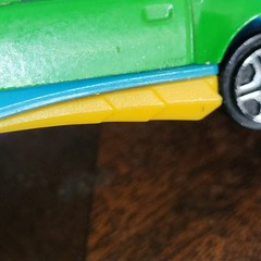 GREENBRIER SUNTOYS 9891 GREEN BLUE & YELLOW DIECAST 2 3/4″ CAR W/ COBRA SNAKE