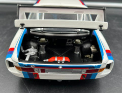 Minichamps BMW 3.5 CSL 24H Sebring 1975 1:18 Scale Model Car in Box