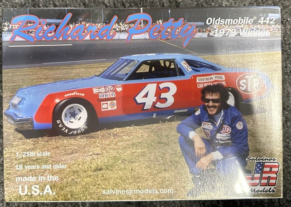 JR Salvinos Models RPO1979D Richard Petty Oldsmobile 1979 442model kit
