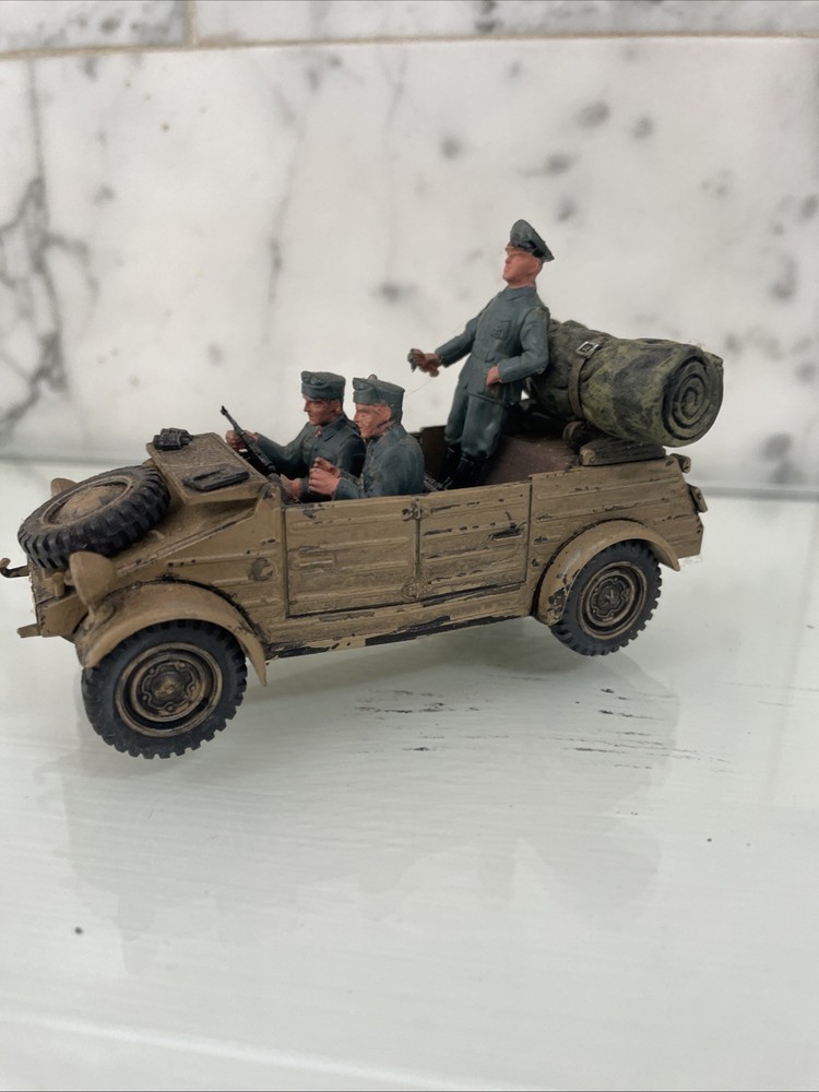 BUILT 1/35 GERMAN KUBELWAGEN STAFF CAR WW2 with 3 figures painted detailed GR2