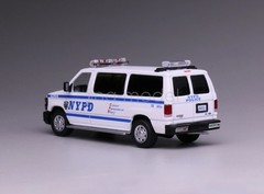 1:64 Scale 596 White Police E350 Super Duty Wagon Van Diecast Display Car Model