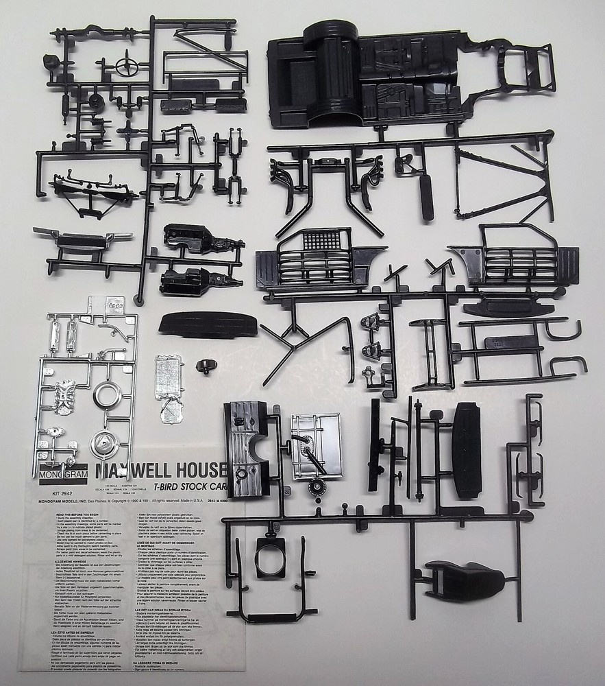 DONOR CHASSIS #4 – NASCAR FORD STOCK CAR CHASSIS KIT – NO WHEELS – DK BLUE- 1/24