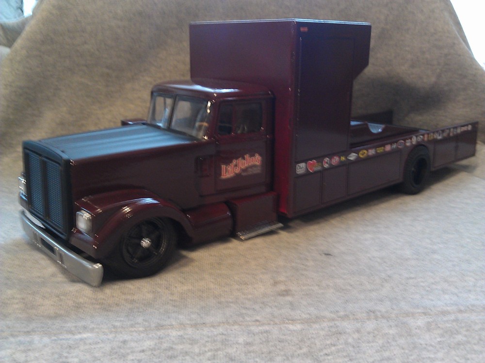 1/25 Scale Adult Built White Road Boss Custom Car Hauler.