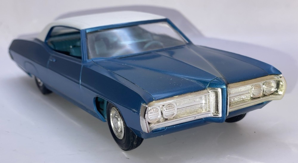 MPC Promo 1969 Pontiac Bonneville 2Dr HT 1/25 Warwick Blue w/White Top XLNT-NM