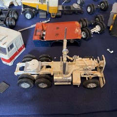AMT Semi Trucks – Trailers 1/43 Model Kit Lot Tone of Pieces