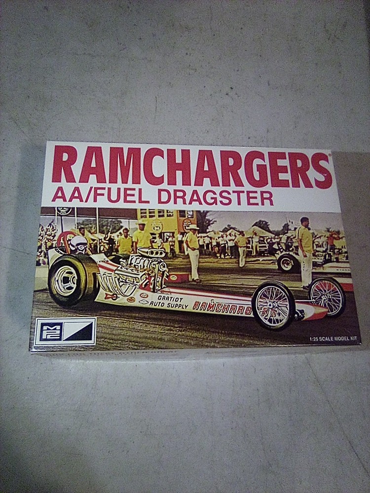 A7A MPC Ramchargers AA/Fuel Dragster NIOB 1:25 scale model car kit 30108