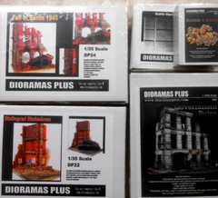 Dioramas Plus 3 Kit Set WWII Building Urban Ruins 1/35 Diorama +Sidewalks