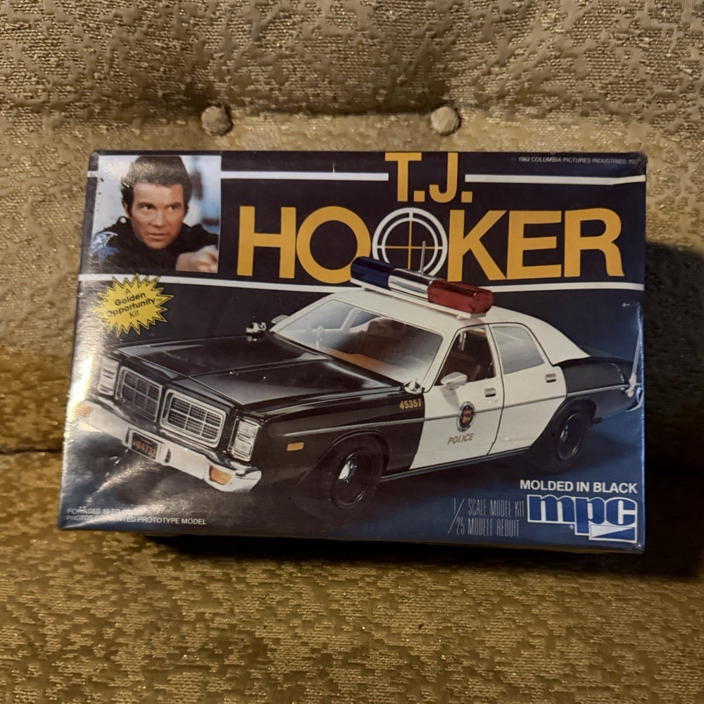 MPC T.J. Hooker Police Car 1:25 Model Kit, Molded in Black, 1-0676