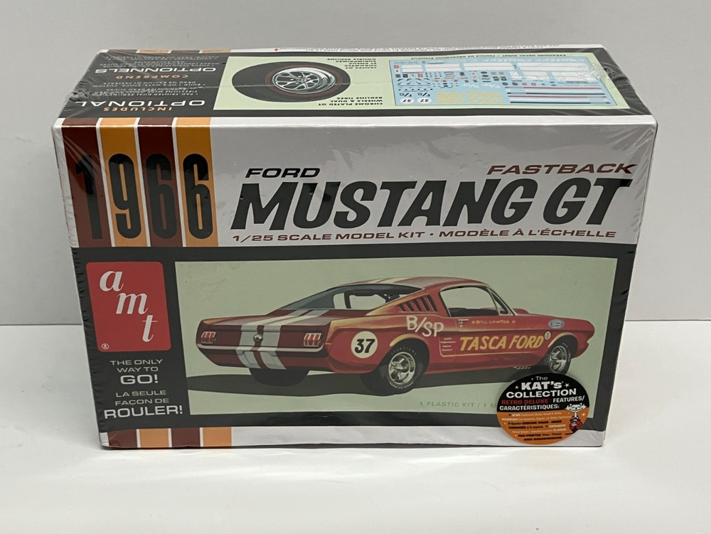 AMT 1966 FORD FASTBACK MUSTANG GT 1/25 Model Kit (NEW)