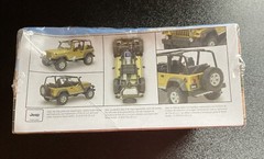 Revell Jeep Wrangler Rubicon Model Kit 85-4501 Brand New Sealed Damaged Box