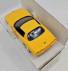 2001 Corvette Promo Model Car 1/25 Yellow Z06 Excellent W Box