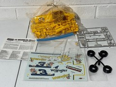 Monogram 1/24 1986 3 Wrangler Jeans Dale Earnhardt Chevy Monte Carlo RCR Kit NEW