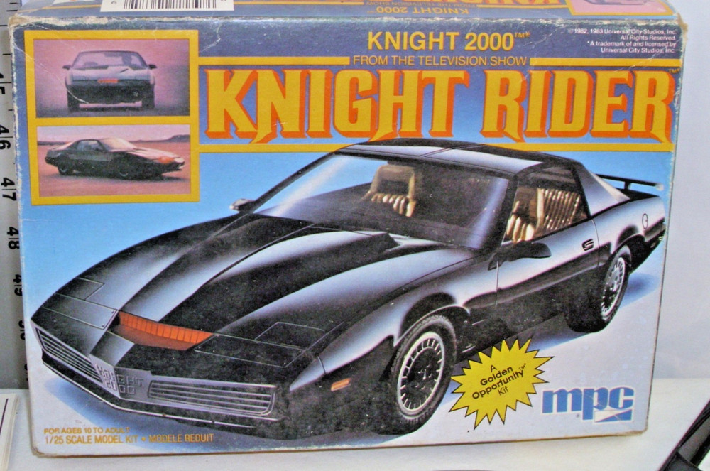 MPC KNIGHT RIDER 2000 TV SHOW KITT CAR MODEL KIT 1983 1:25 1-0675