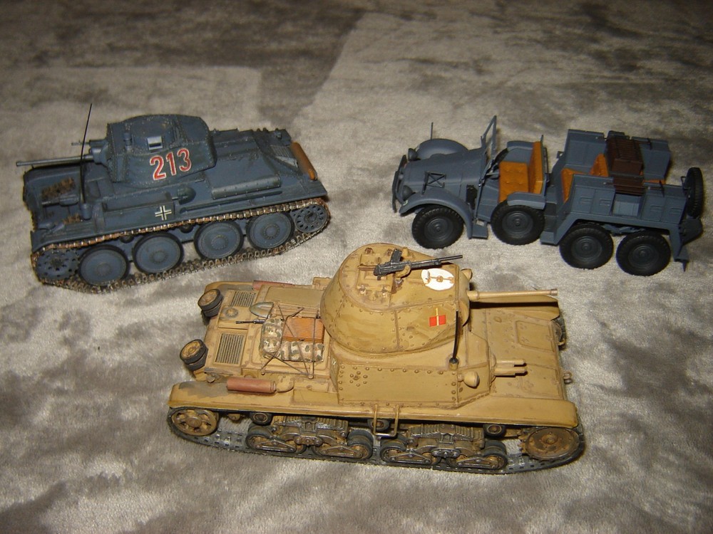 Built Military Vehicles 3 Painted Excellent Condition 1/72 Built Tanks & 6 wheel