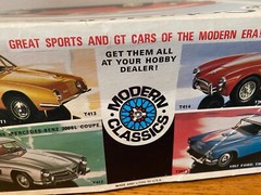AMT Modern Classic Cobra Roadster 1:25 Scale Skill Level-2 Open Box but Complete