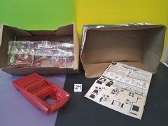 AMT VEGAS 1:25 ’57 T-Bird Ford Thunderbird Model Kit 3105 *PARTS ONLY*