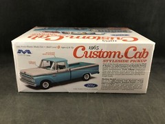 Moebius 1965 Ford Custom Cab Styleside Pickup 1:25 Scale Plastic Model Kit 1234