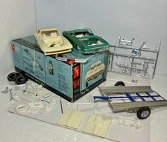 Vintage AMT 3-in-1 Model Car Kit: ’64 Corvette #6914-200