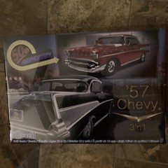 Revell 1/12 ’57 Chevy Hardto 3 ‘N 1 50th Anniversary with bonus ’50s jukebox Pin