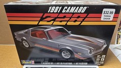 1981 Camaro Z28 SNAP IN ENGINE 1/25 Scale Revell NEW Model Kit PARTS