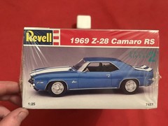 REVELL 1969 Z-28 CAMARO RS FACTORY SEALED MOLDED IN BLUE 1/25 SCALE
