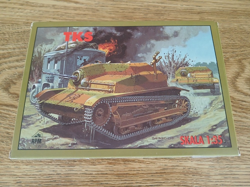 RPM – WWII Polish TKS Tankette with 7.92mm Wz.25, 1/35 Scale Model Kit