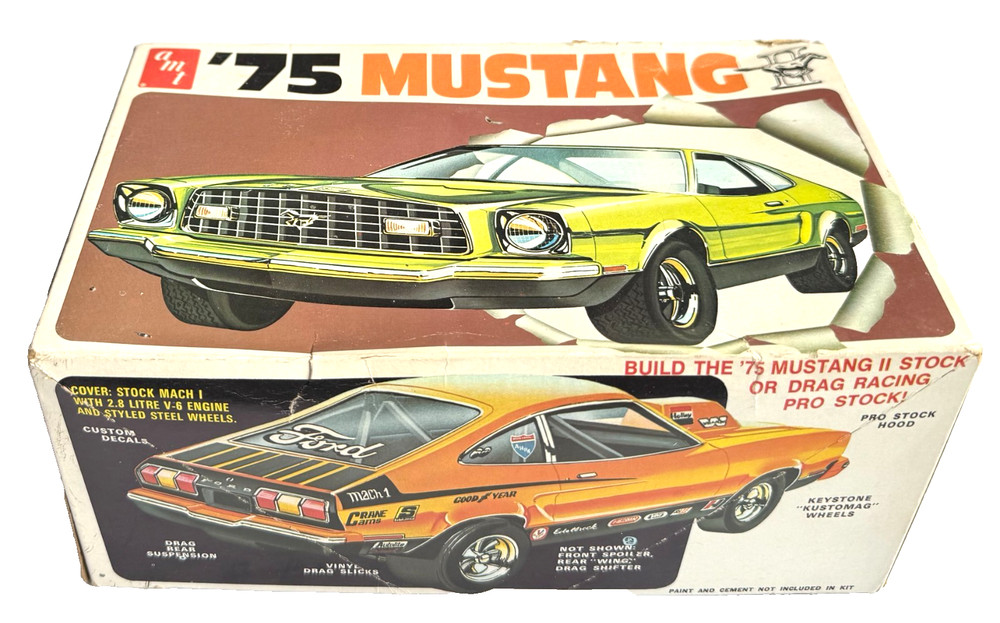 VINTAGE 1975 FORD MUSTANG II MACH 1 FASTBACK AMT 1/25 SCALE MODEL KIT NEW OPENED