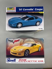 Revell 1/25 scale 2 kit Corvette lot – 2006 Z06 & 1997 Corvette Coupe, Complete