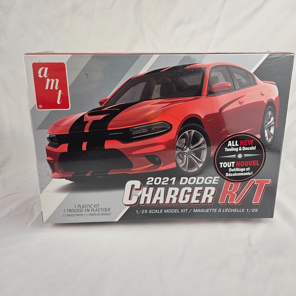 AMT 2021 Dodge Charger R/T 1/25 Scale Plastic Model Kit