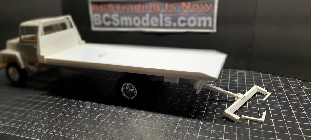 2 Car Flat Bed Wrecker Tow Truck Bed 1:25 scale KIT Diorama Assembly required