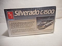 AMT 1989 Chevrolet Silverado C-1500 Model Kit 1/25 NOS Factory Sealed