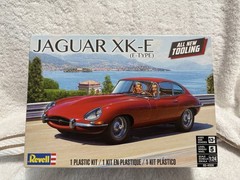 Revell 1/24 Jaguar XK-E E-Type Model Kit 85-4509 Factory Sealed New Tooling