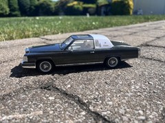 1/25 Cadillac Fleetwood Brougham w/spoke Rims-gray metallic paint