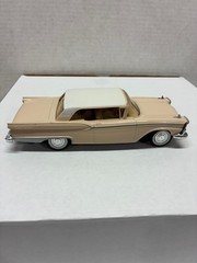 VINTAGE ORIGINAL AMT 1/25 SCALE 1959 FORD HT TAN/WHITE DEALER PROMO