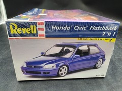 Revell 1:25 Honda Civic Hatchback Tuner Series 2’n1 Model Kit 85-2389 Dented Box