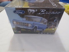 Revell Plastic Model Kit Ford Bronco 1:25 Scale Factory Sealed Kit #85-4320