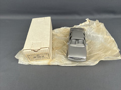 Ertl 1989 Ford Taurus SHO Dealer Promo Car Light Titanium Metallic w/Box #6054