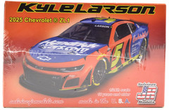 Salvinos JR Models “Throwback” Kyle Larson 2025 Chevy Camaro ZL1 1/24 Car Kit